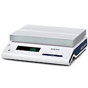 ME3002電子天平，3200g，0.01g